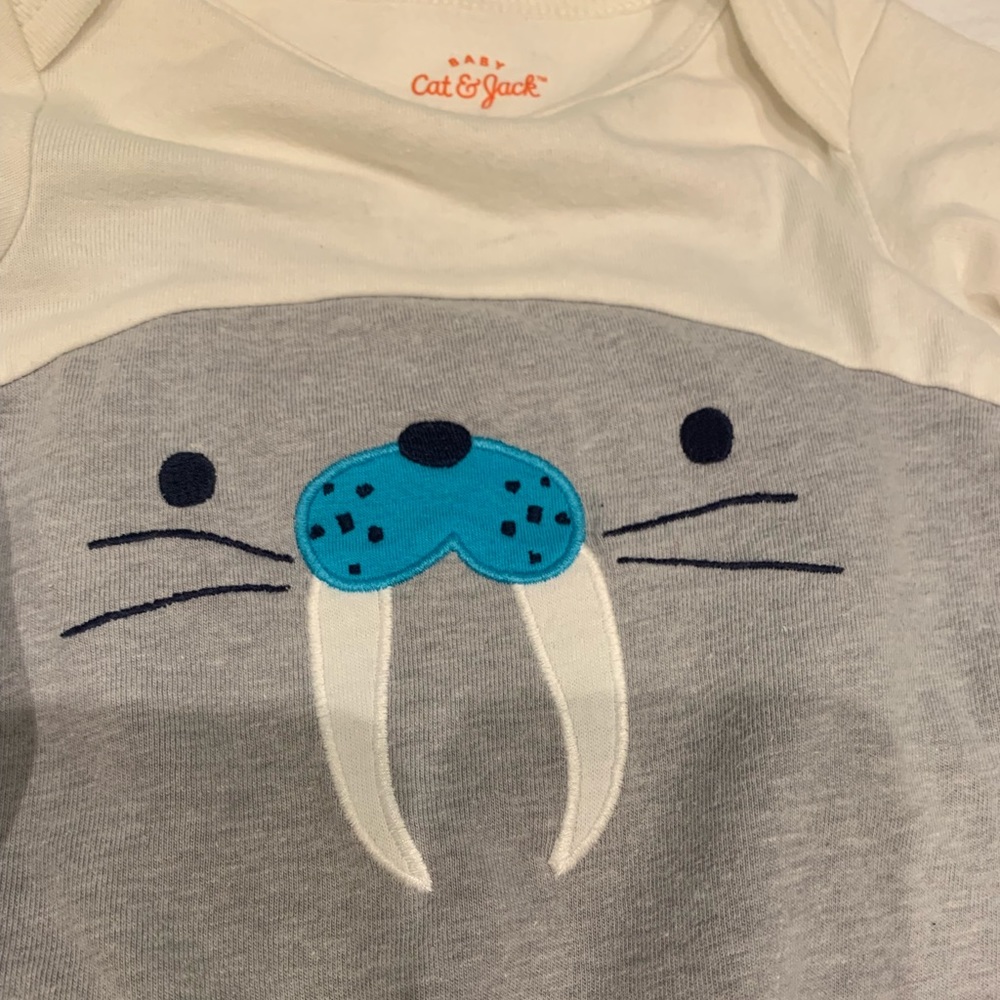 2 piece Cat and Jack walrus outfit